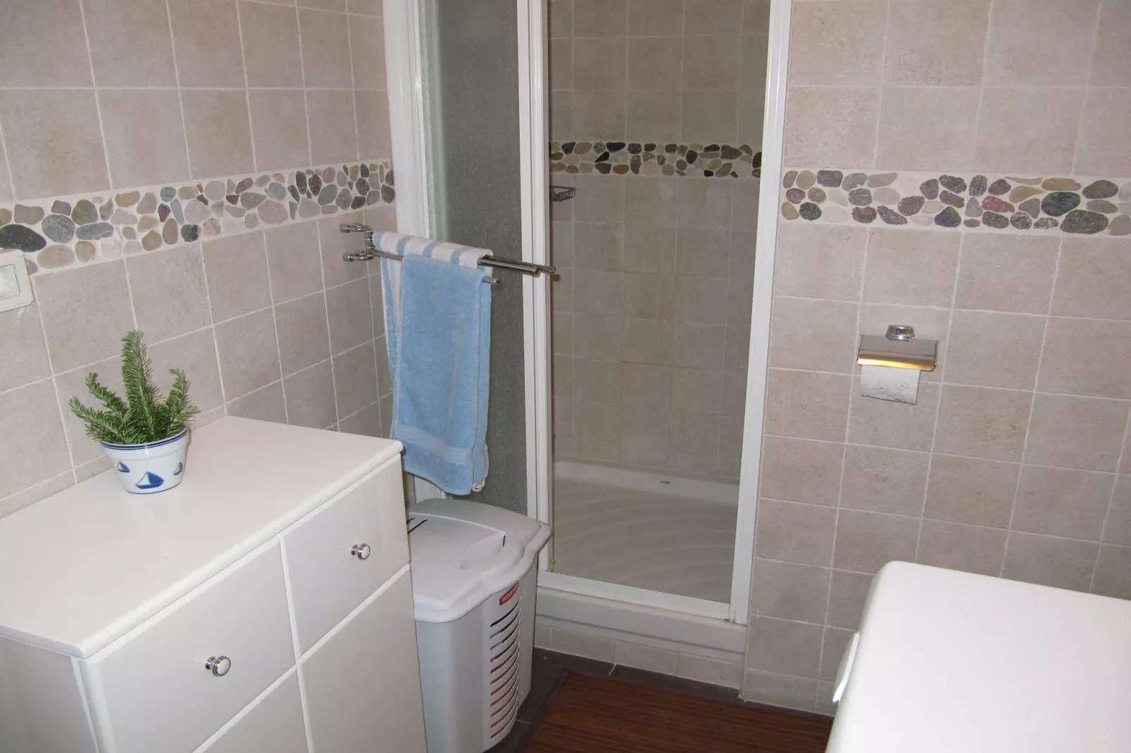 Beach House Nono - Four Bedroom Villa with Swimming Pool - Badkamer