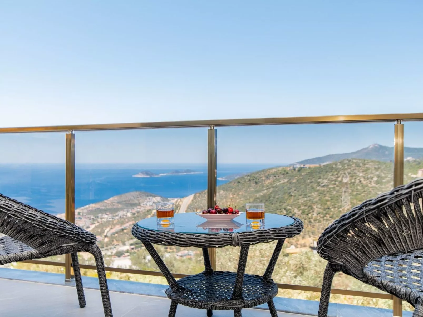 Villa Bajon mit Infinitypool und Meerblick - Buiten