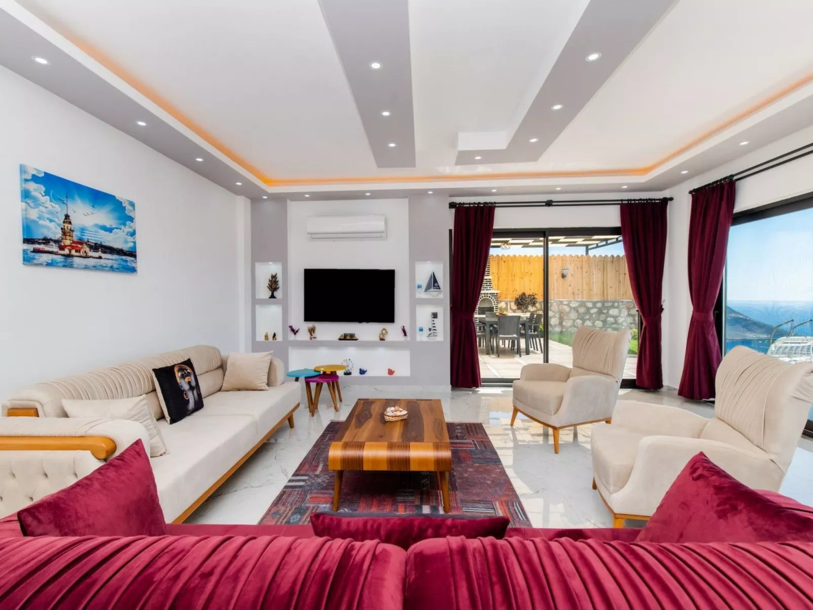 Villa Bajon mit Infinitypool und Meerblick - Binnen