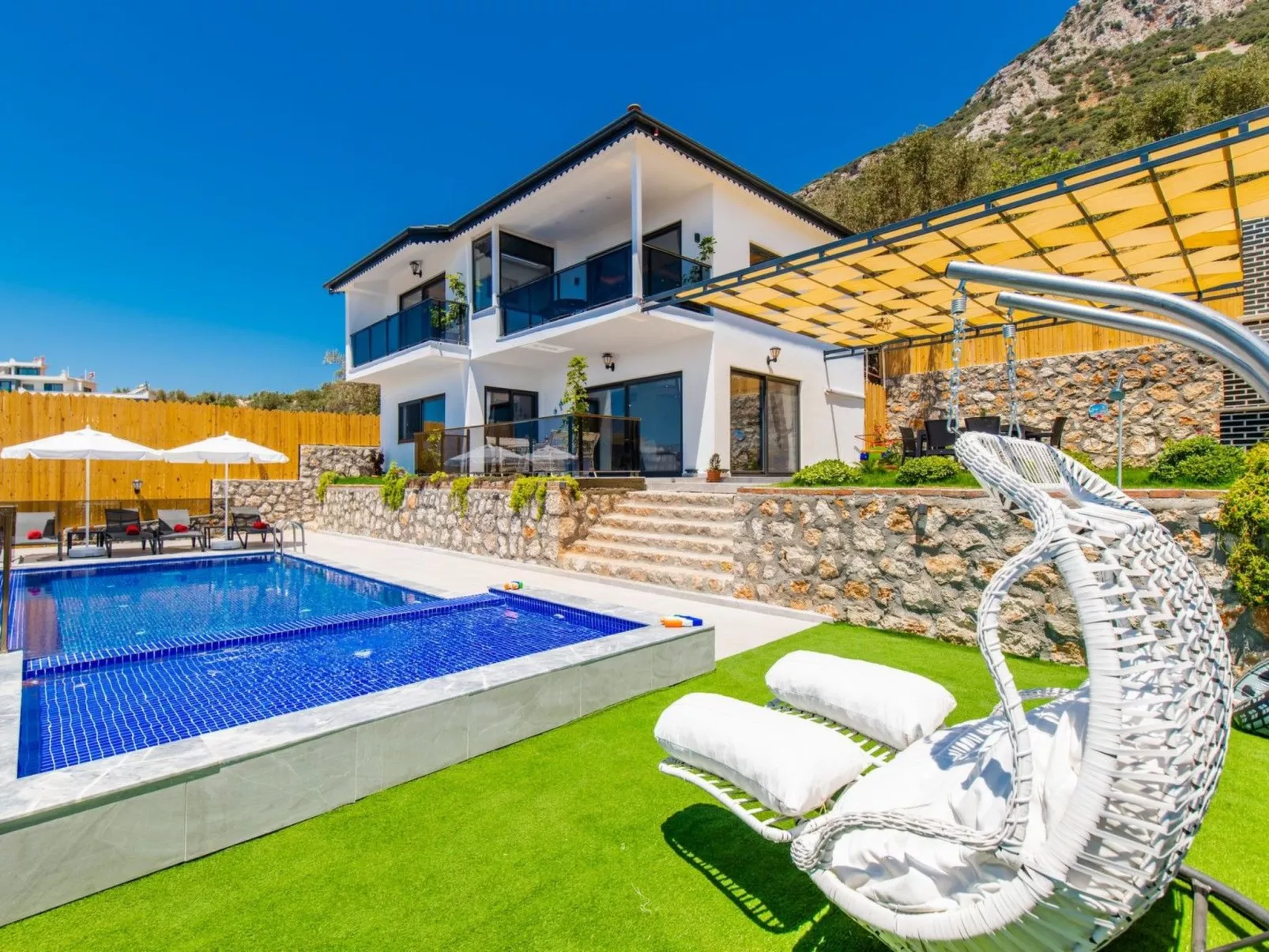 Villa Bajon mit Infinitypool und Meerblick - Buiten