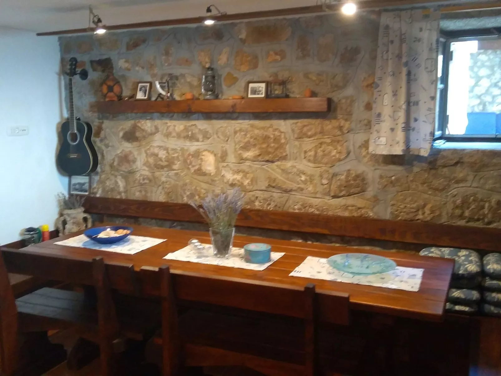 Mit Pool in Lukovo Sugarje - Binnen