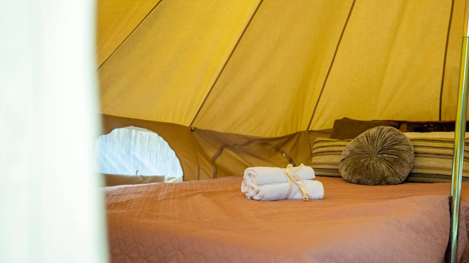 Glamping Kniphorst-Slaapkamer