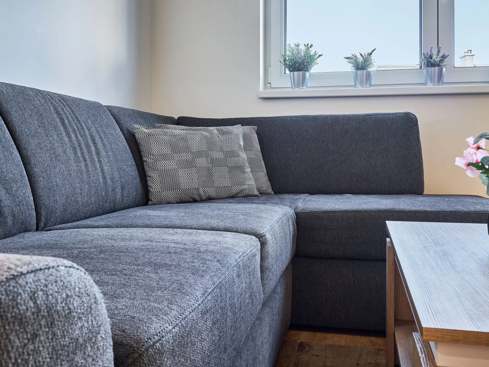 Sunny Terrace Oasis - Binnen