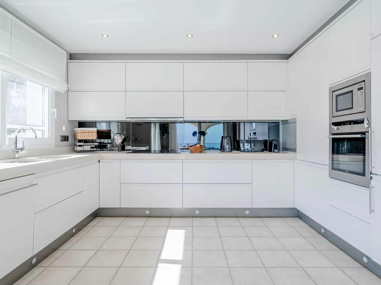 Tintorera Mar Azul - Binnen