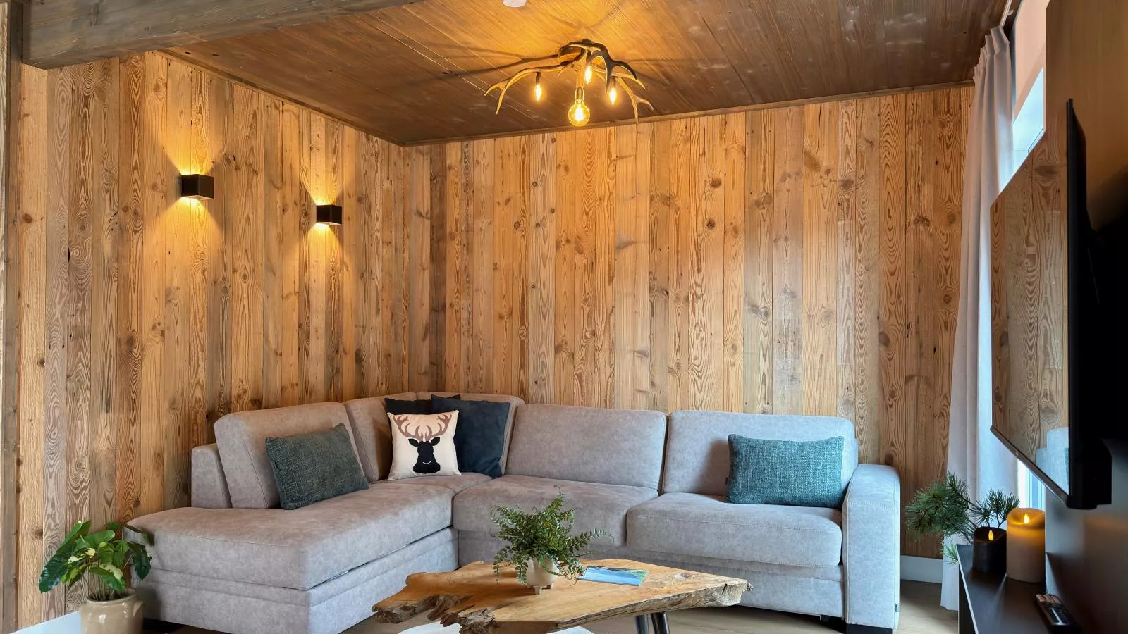 Naturchalet am Afritzer See - Woonkamer