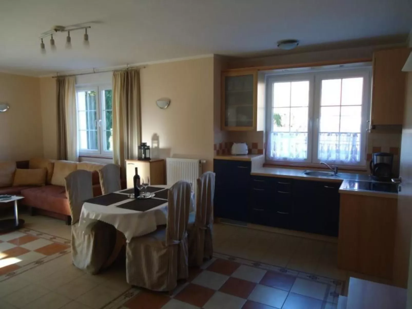 Charmantes Appartement in Rowy mit Grill, Garten - Binnen