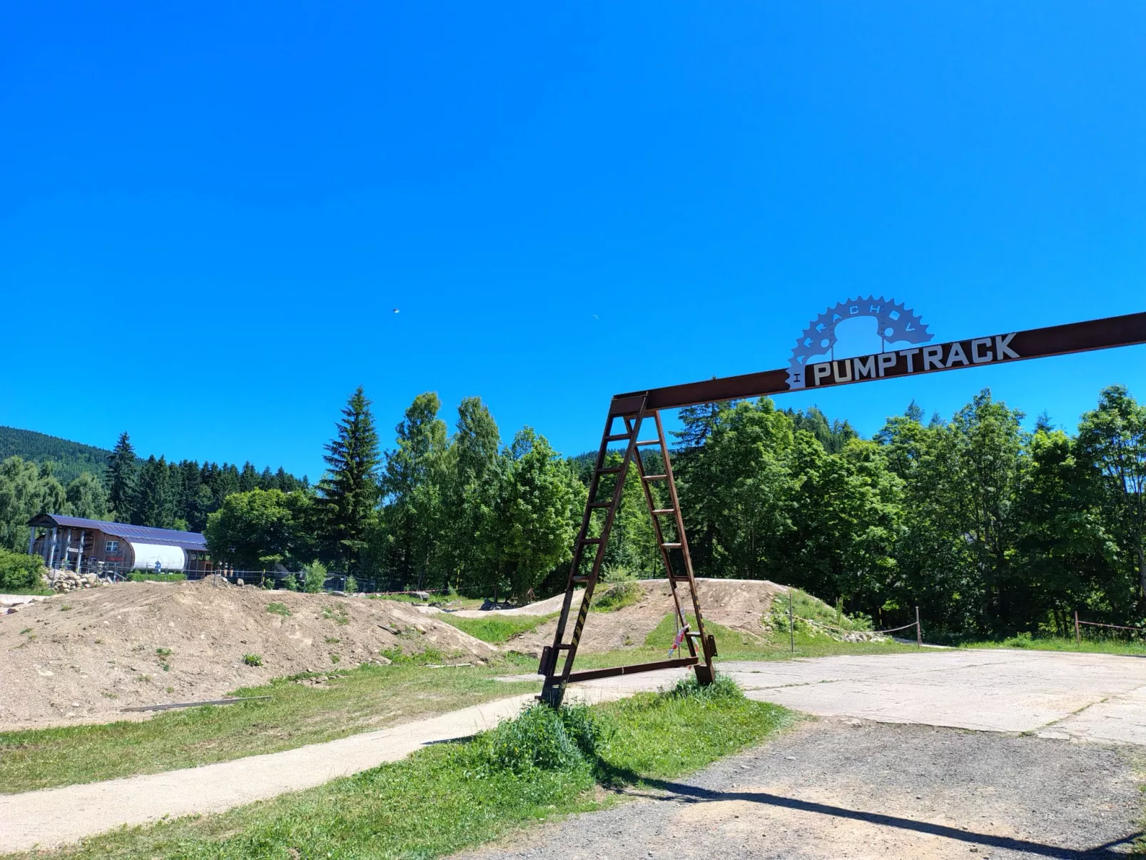 U potůčku - Omgeving