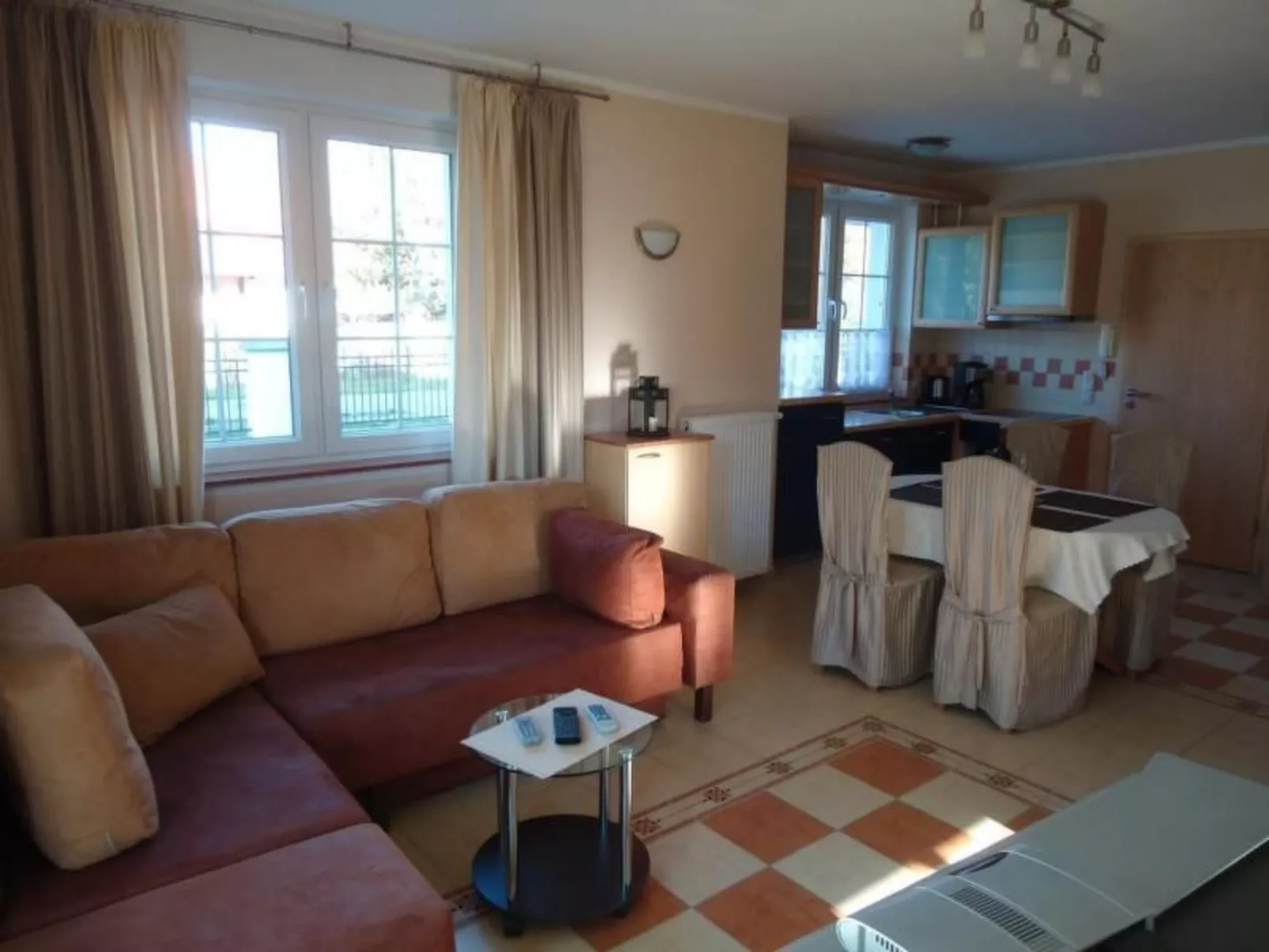 Charmantes Appartement in Rowy mit Grill, Garten - Binnen