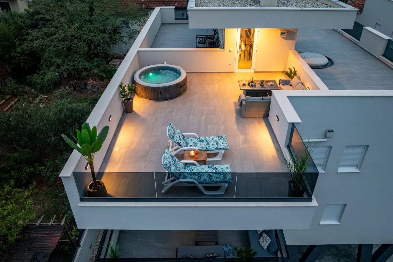 Deluxe apartment Anelle with jacuzzi - Terrasbalkon