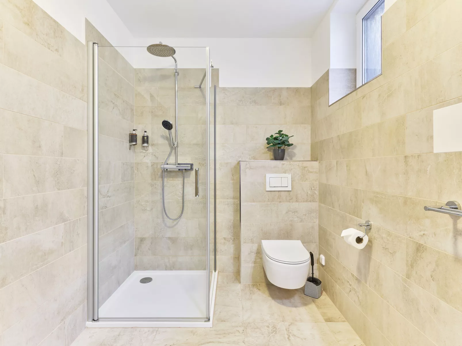 Sunny Terrace Oasis - Binnen