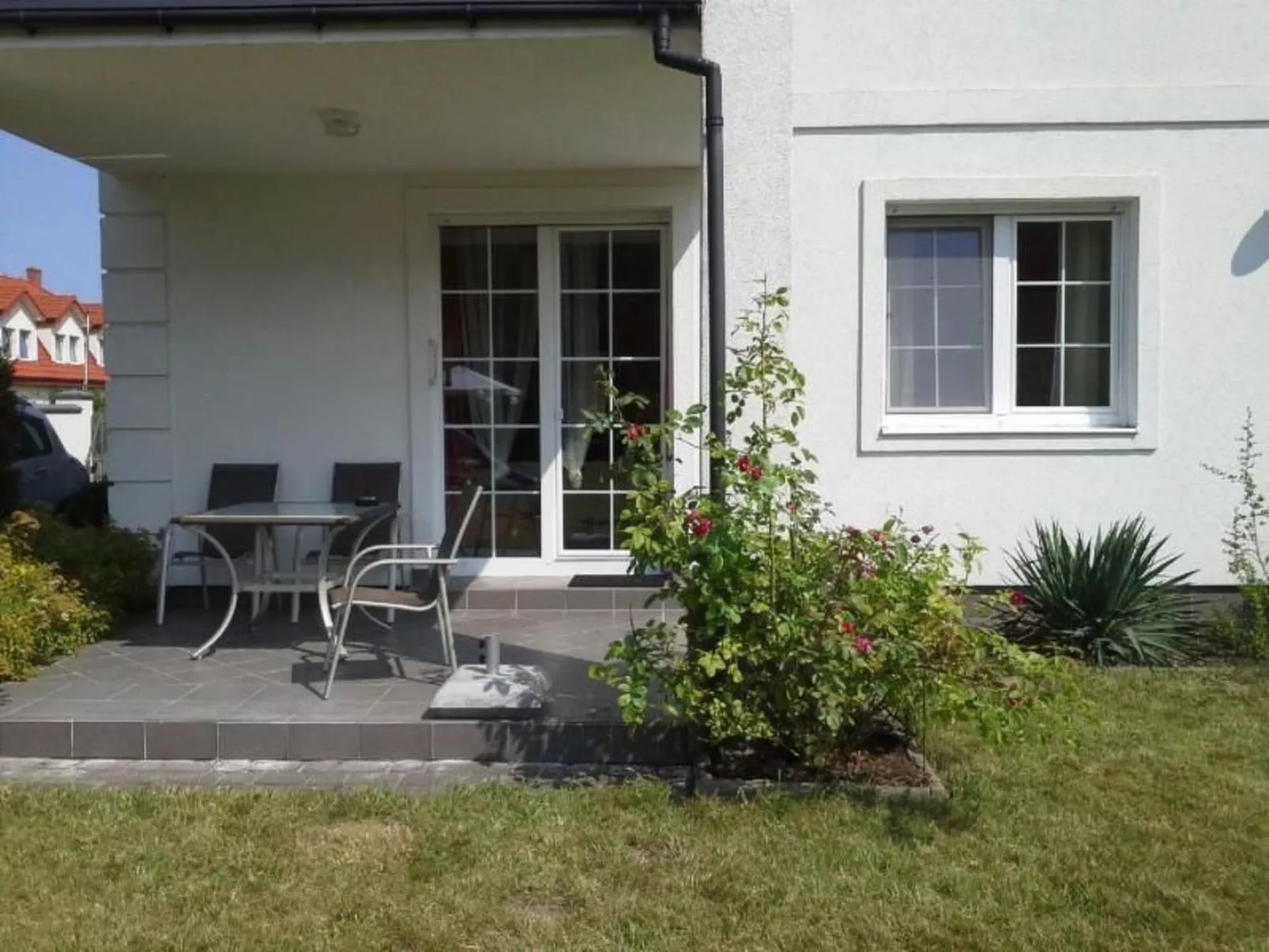 Charmantes Appartement in Rowy mit Grill, Garten - Buiten