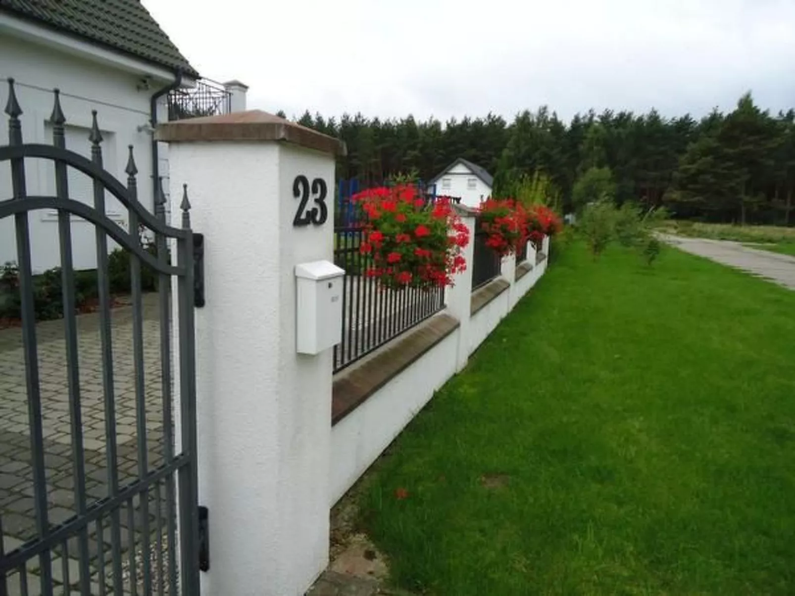 Gemütliche Wohnung in Rowy mit Terrasse, Grill, - Buiten