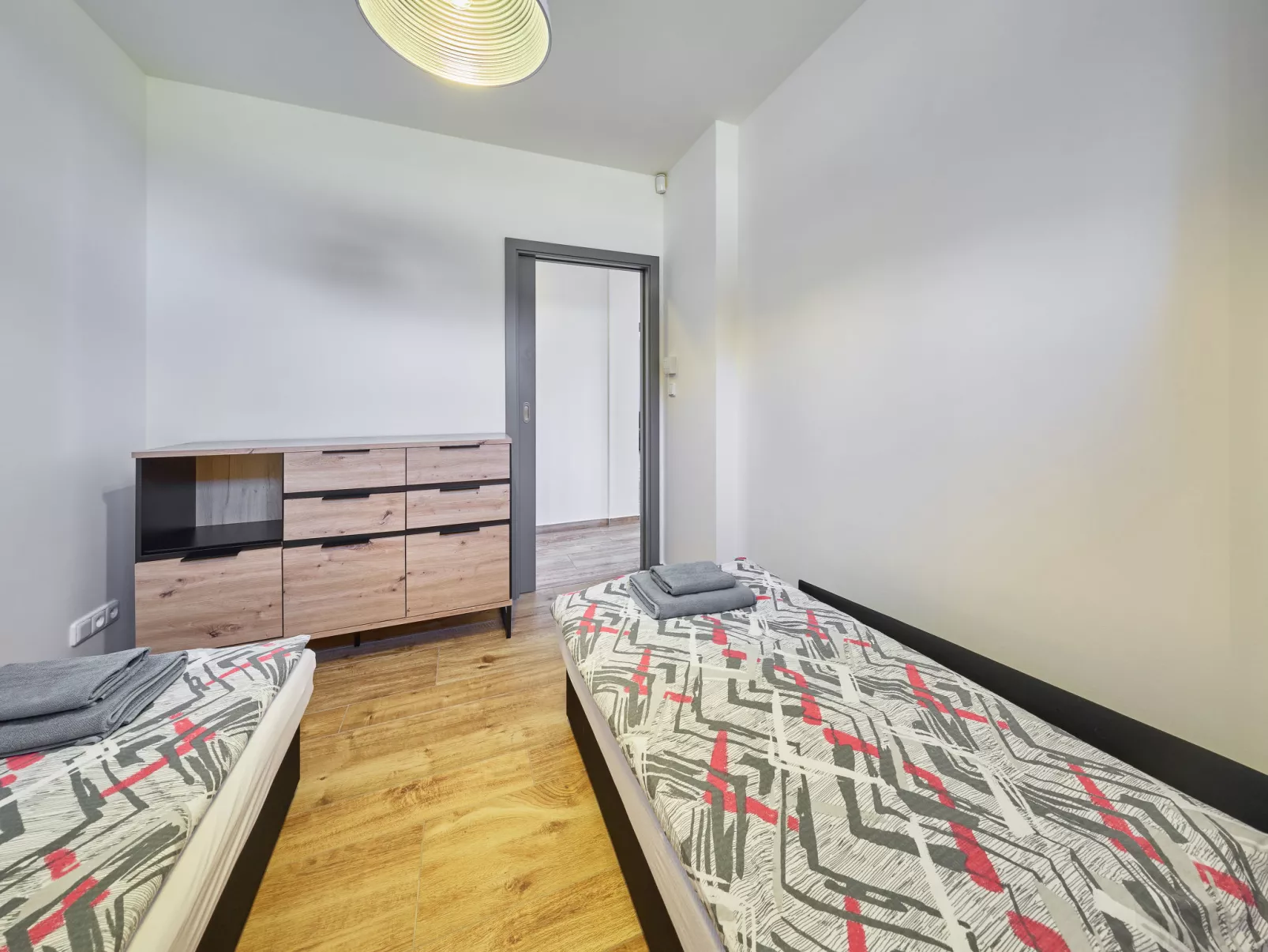 Sunny Terrace Oasis - Binnen