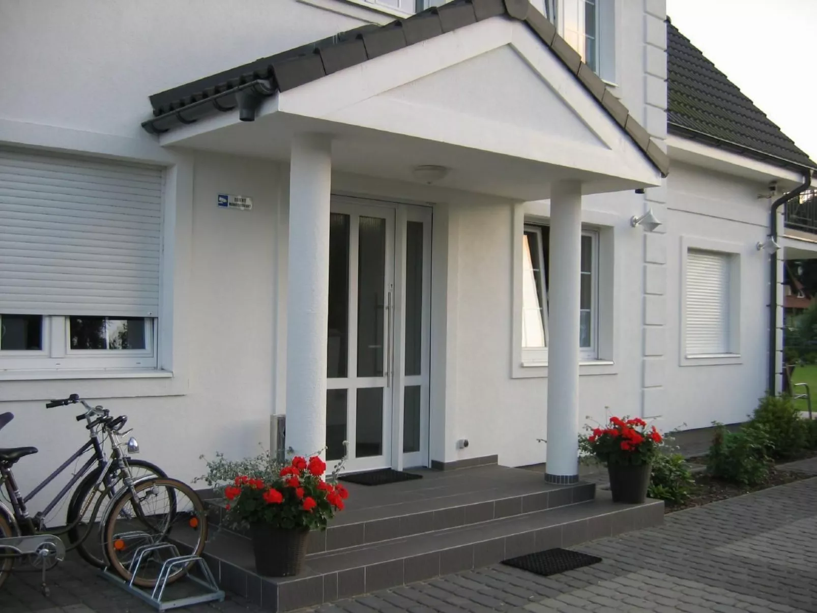 Wohnung in Rowy mit Grill, Terrasse, Parkplatz u - Buiten