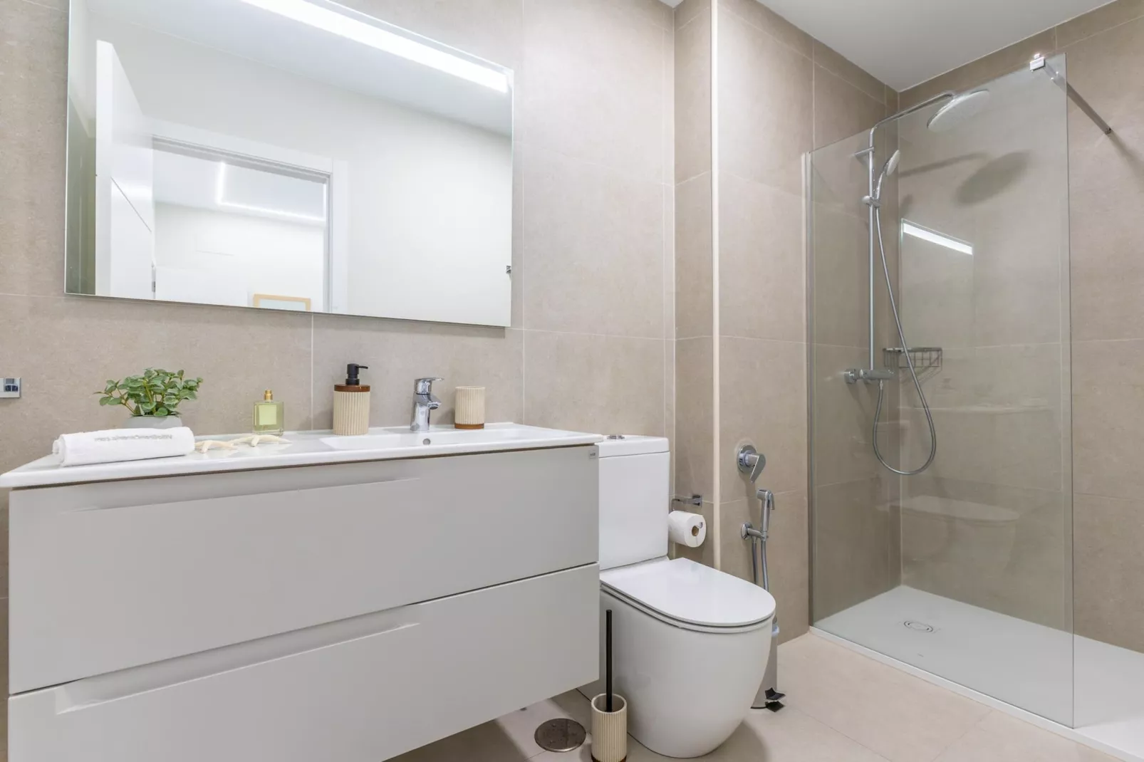 BRISAMAR IV										 - Badkamer