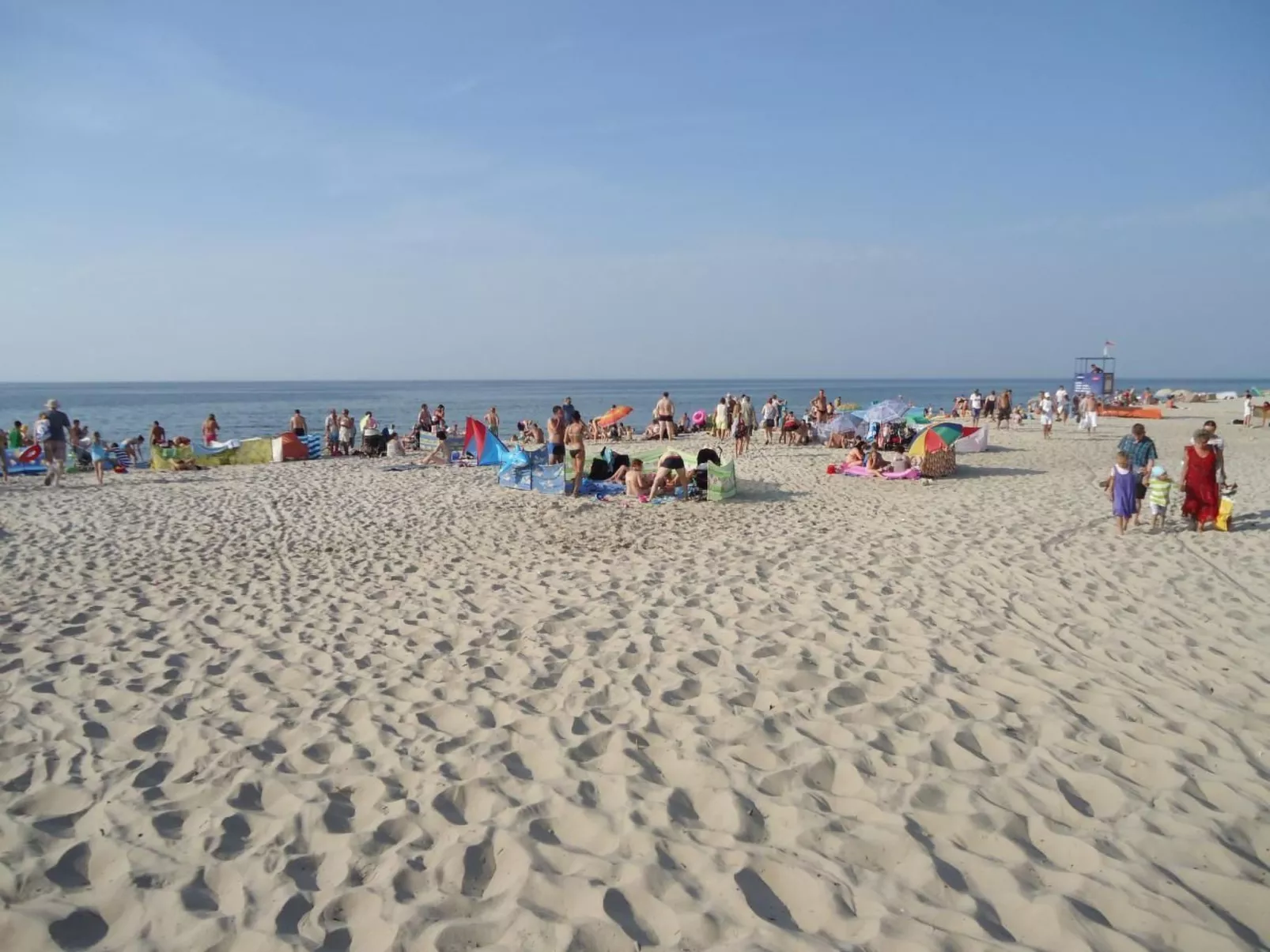 Wohnung in Rowy mit Grill, Terrasse, Parkplatz u - Buiten