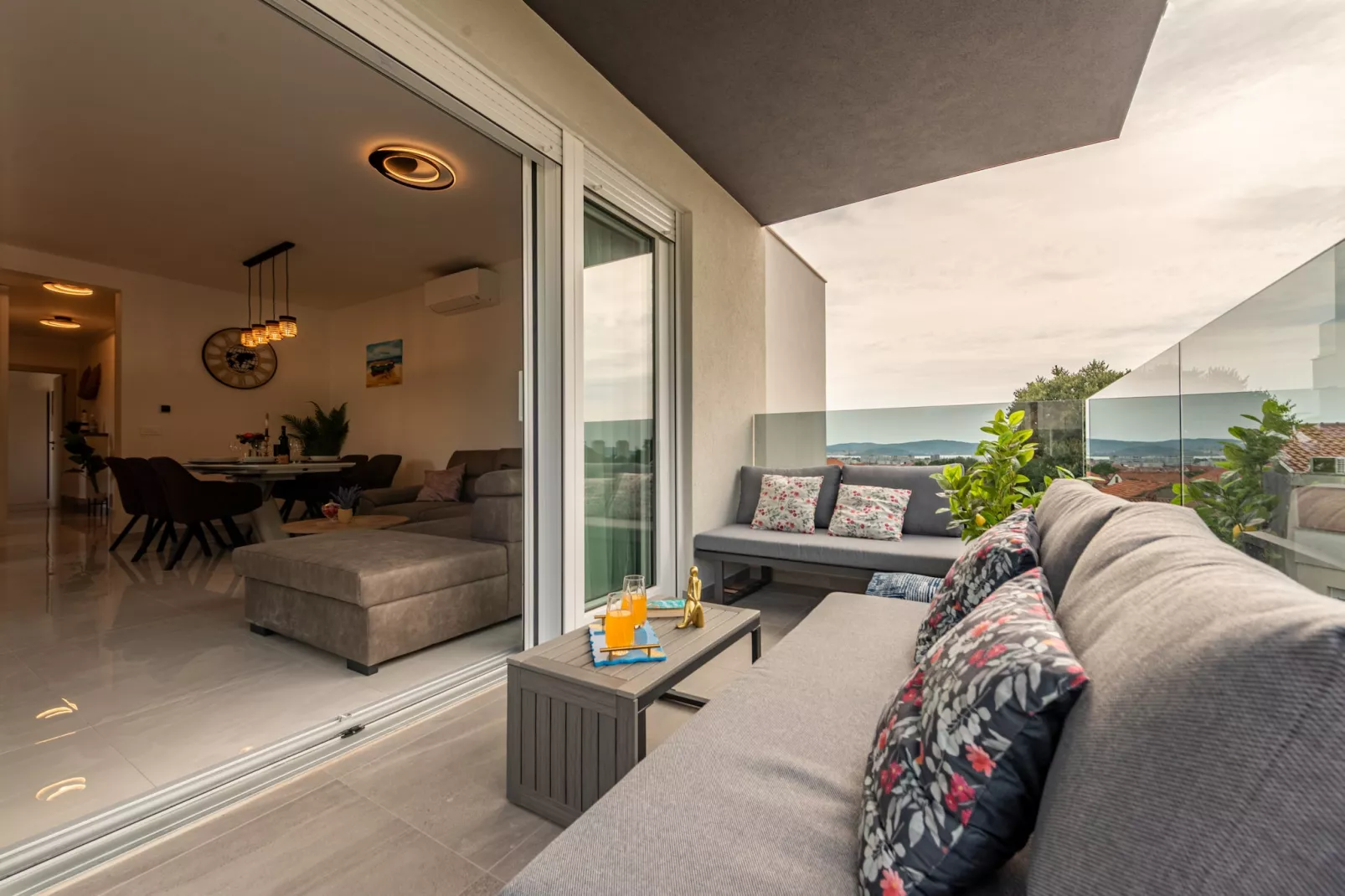 Deluxe apartment Anelle with jacuzzi - Terrasbalkon