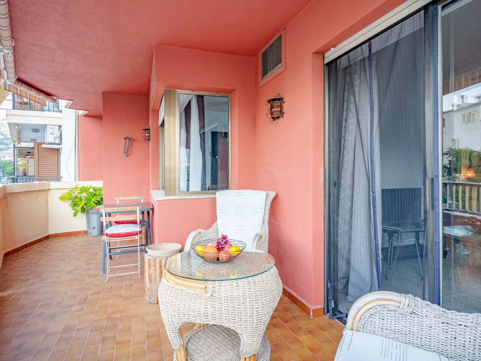 Puerto Javea - Binnen