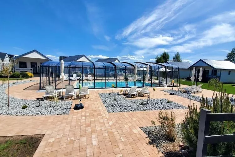 Domki wakacyjne przy stawie Jarosławiec