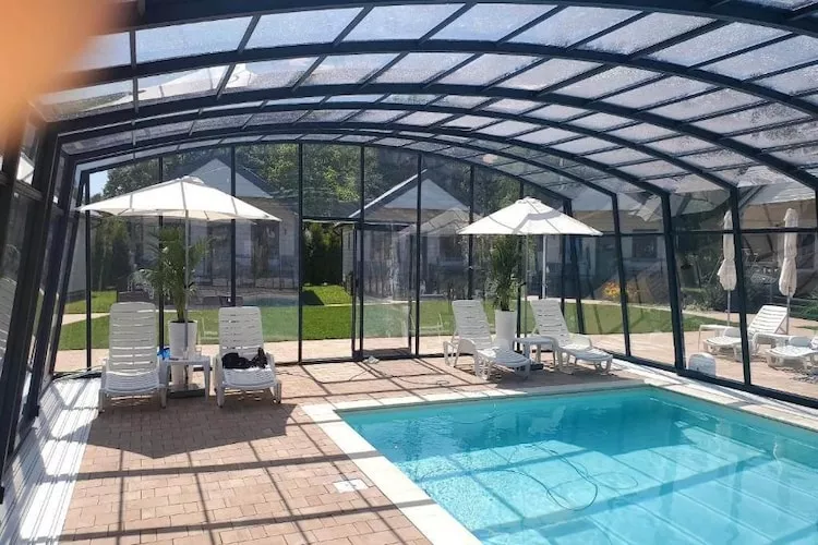 Domki wakacyjne przy stawie Jarosławiec