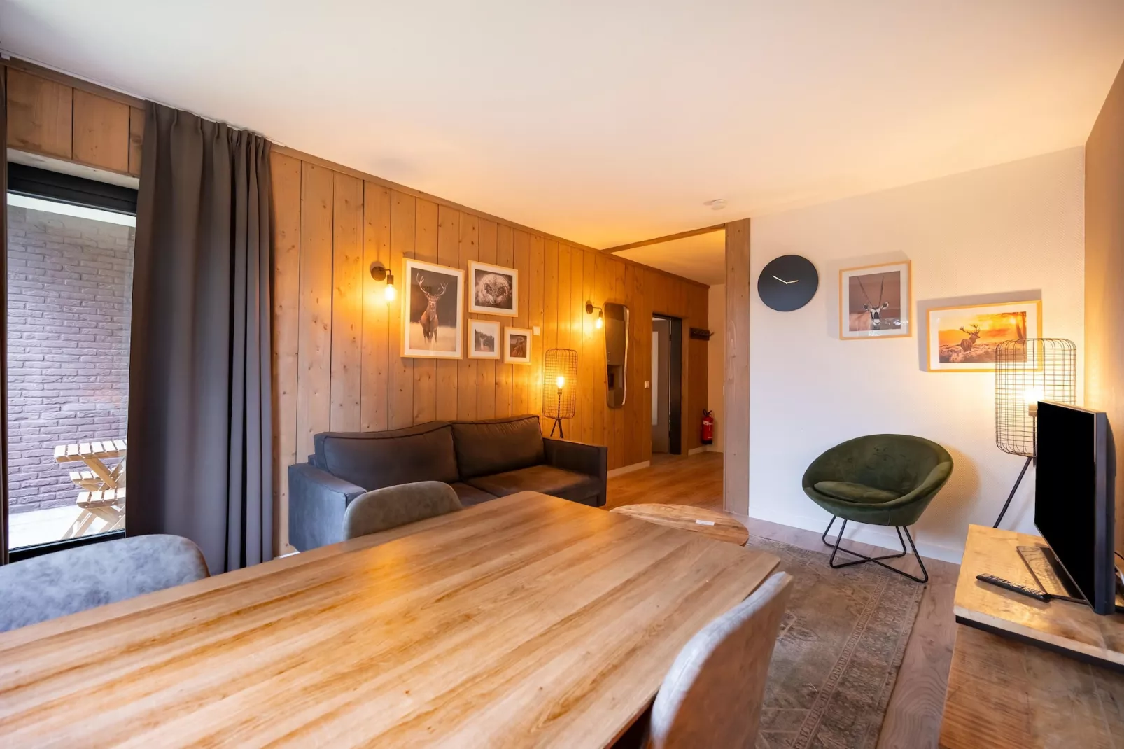 Apartment Basement 2 - Eetkamer