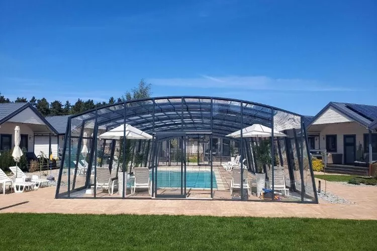 Domki wakacyjne przy basenie Jarosławiec - Zwembad