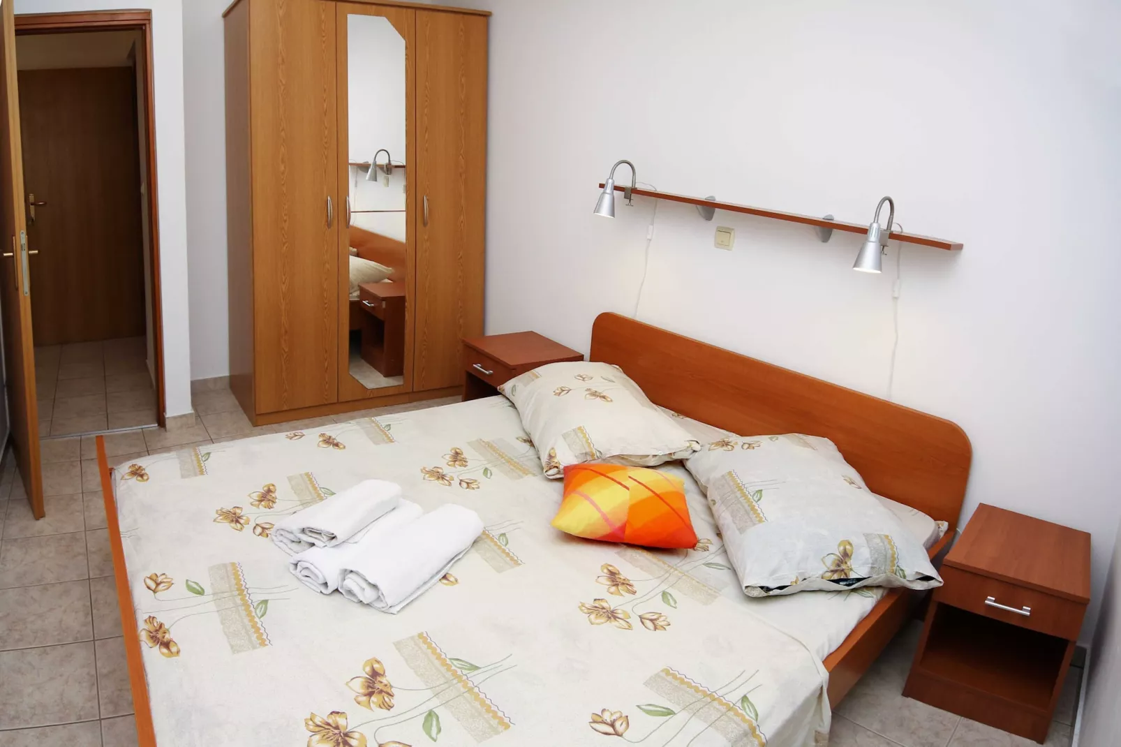 Apartments & Rooms Villa Petra -  One Bedroom Apartment with Balcony and Sea View (A4) - Slaapkamer