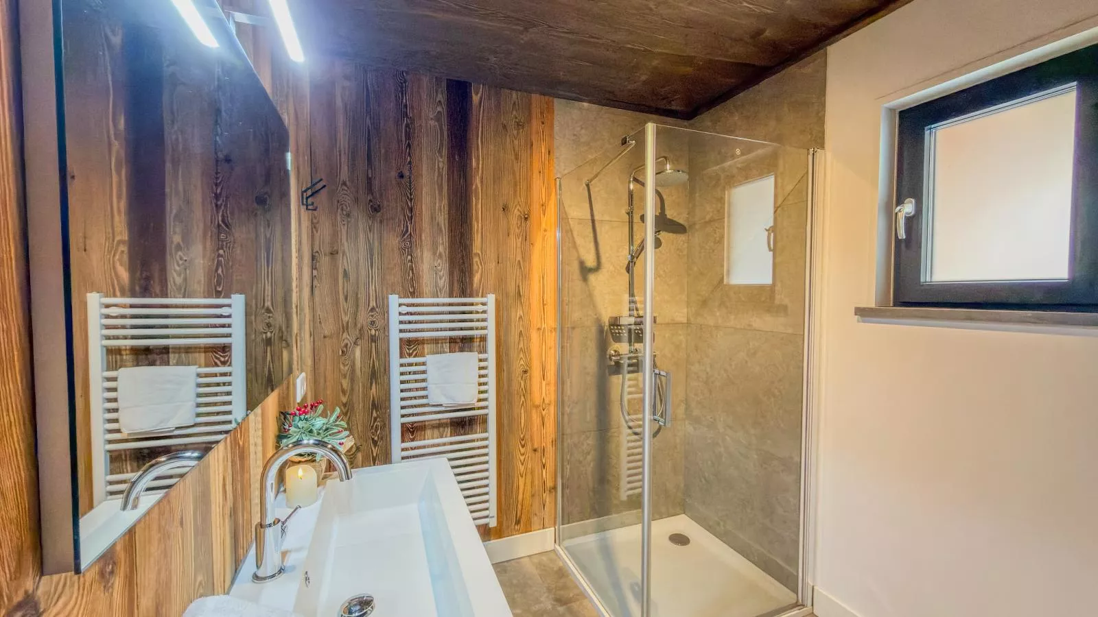 See Lounge - Badkamer