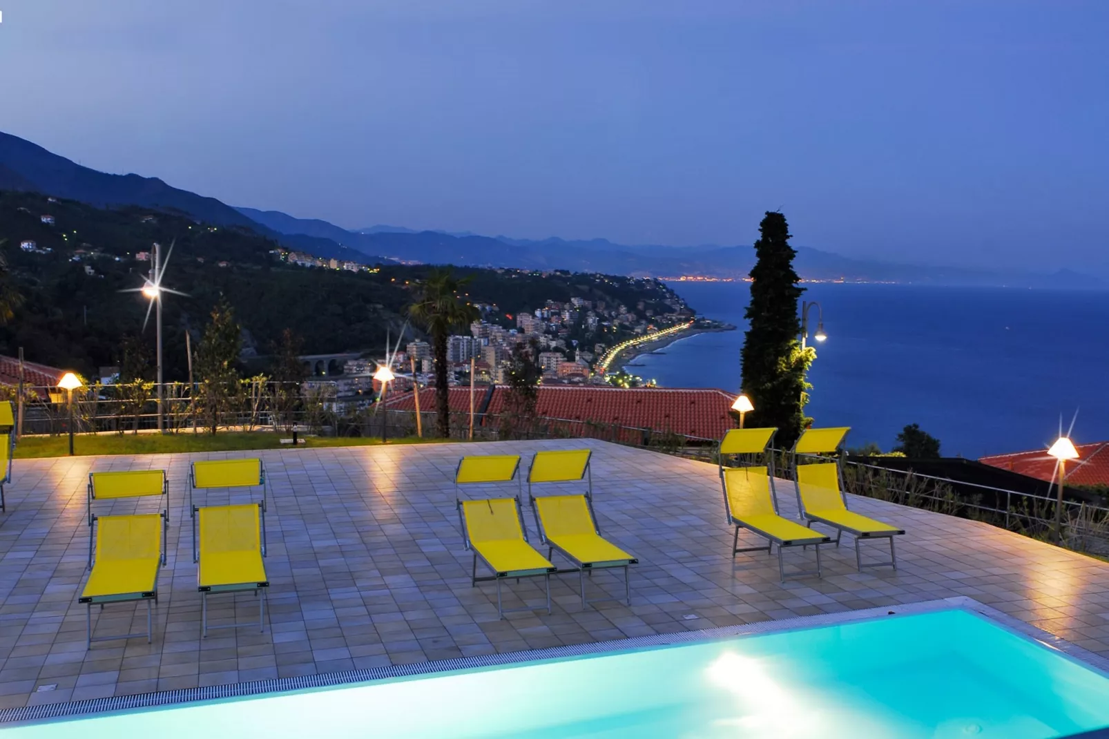 RESIDENCE VILLA BEUCA COGOLETO - TWO-ROOM APARTMENT 3 PAX B3 - Parkfaciliteiten