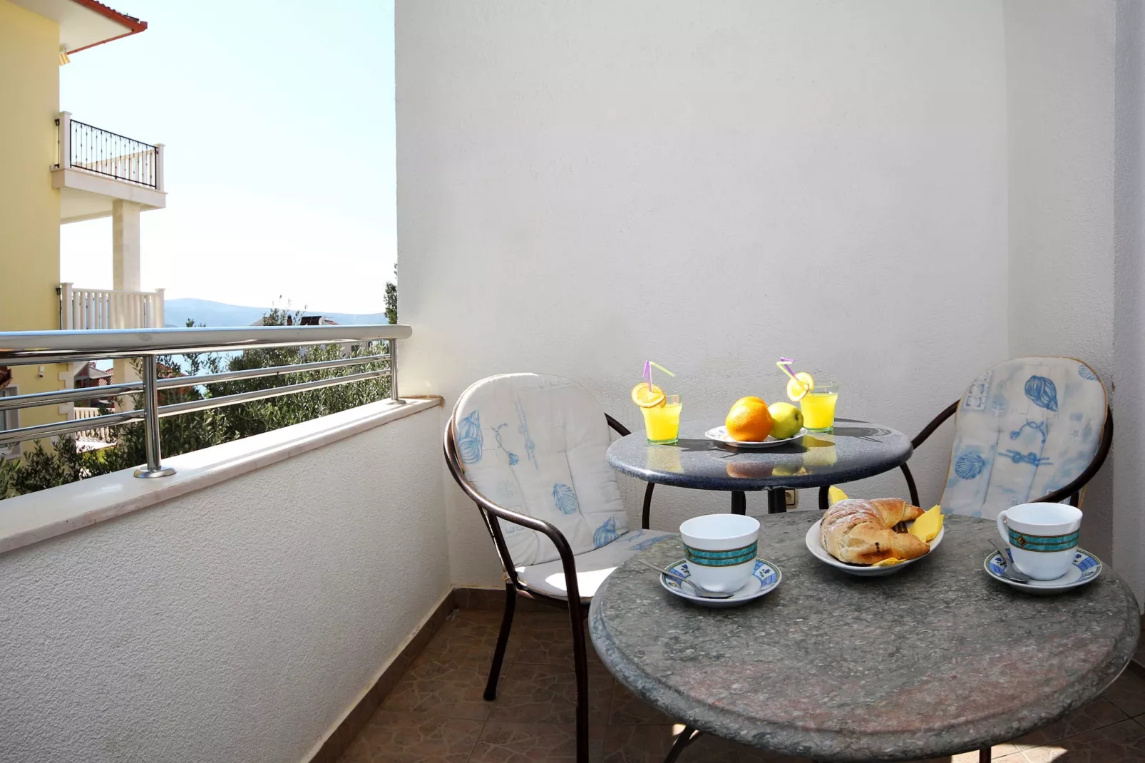 Apartments & Rooms Villa Petra -  One Bedroom Apartment with Balcony and Sea View (A4) - Terrasbalkon