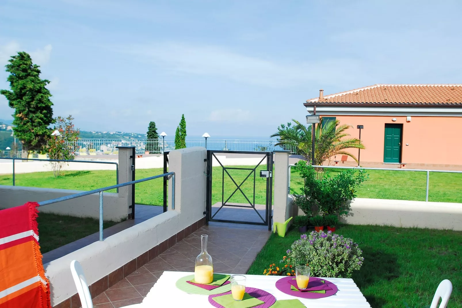 RESIDENCE VILLA BEUCA COGOLETO - TWO-ROOM APARTMENT 3 PAX SEA VIEW B3VM - Terrasbalkon