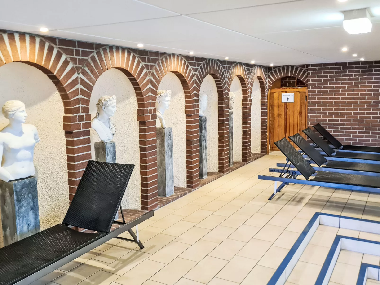 Familienspaß inkl. Schwimmbad und Sauna - Buiten