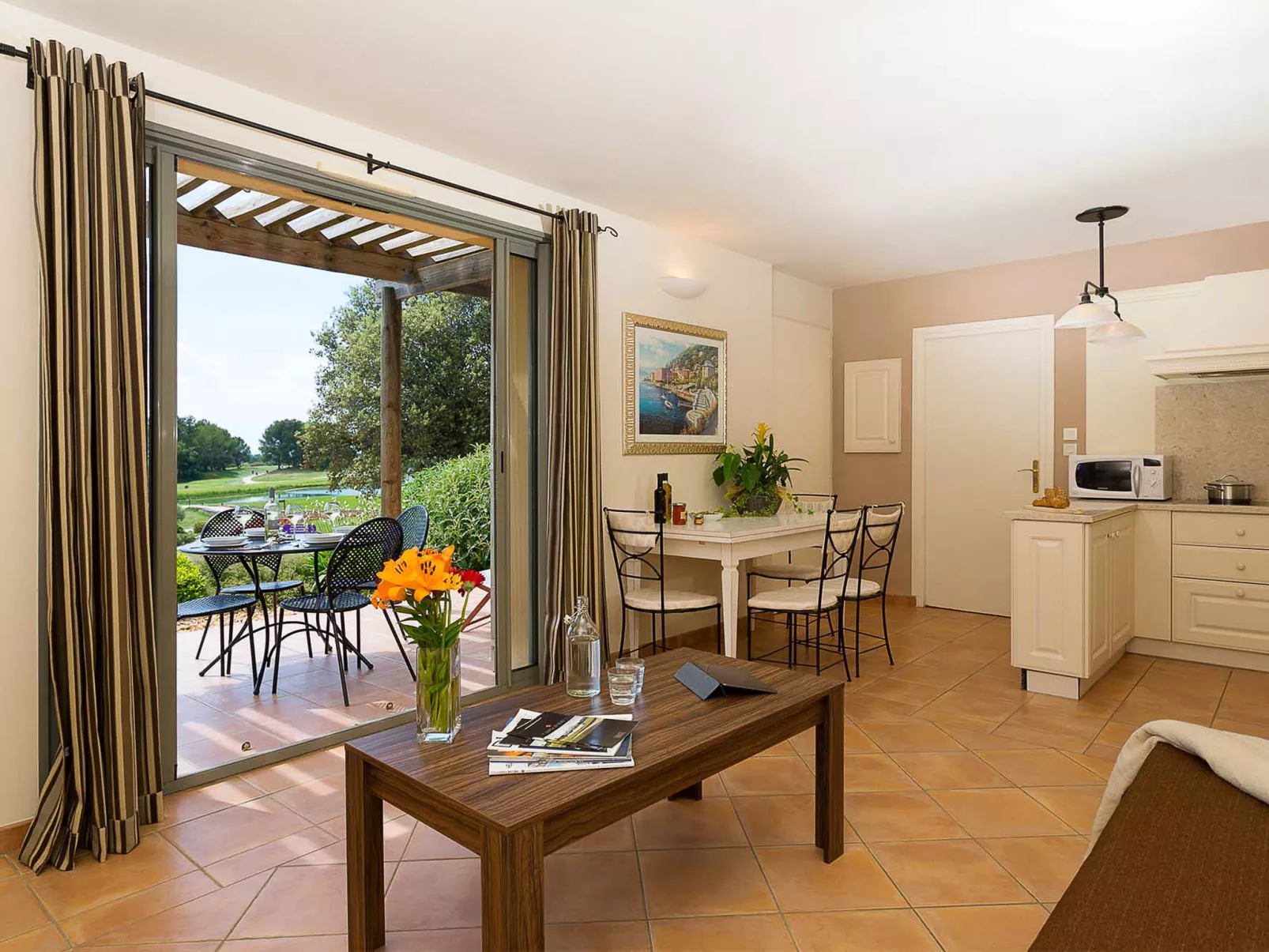 Provence Country Club - Binnen