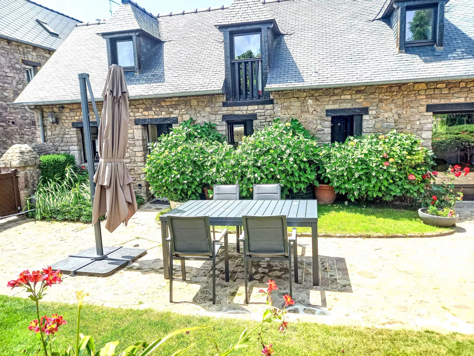 Gîte de Kerberso in Pléhédel - Buiten