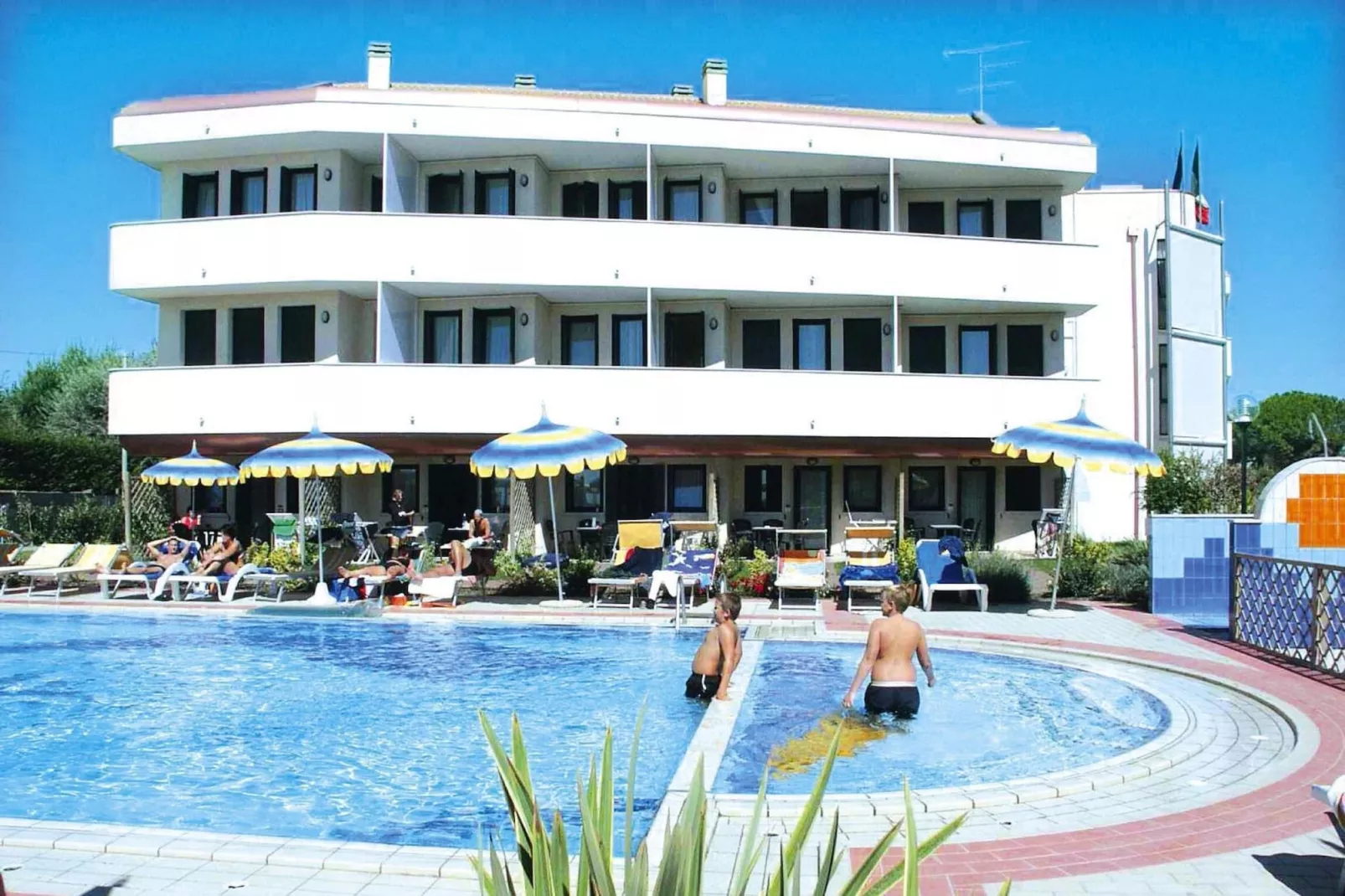 Residence Eurobeach Cavallino-2-Raum-app 40 qm 5 Pers Family