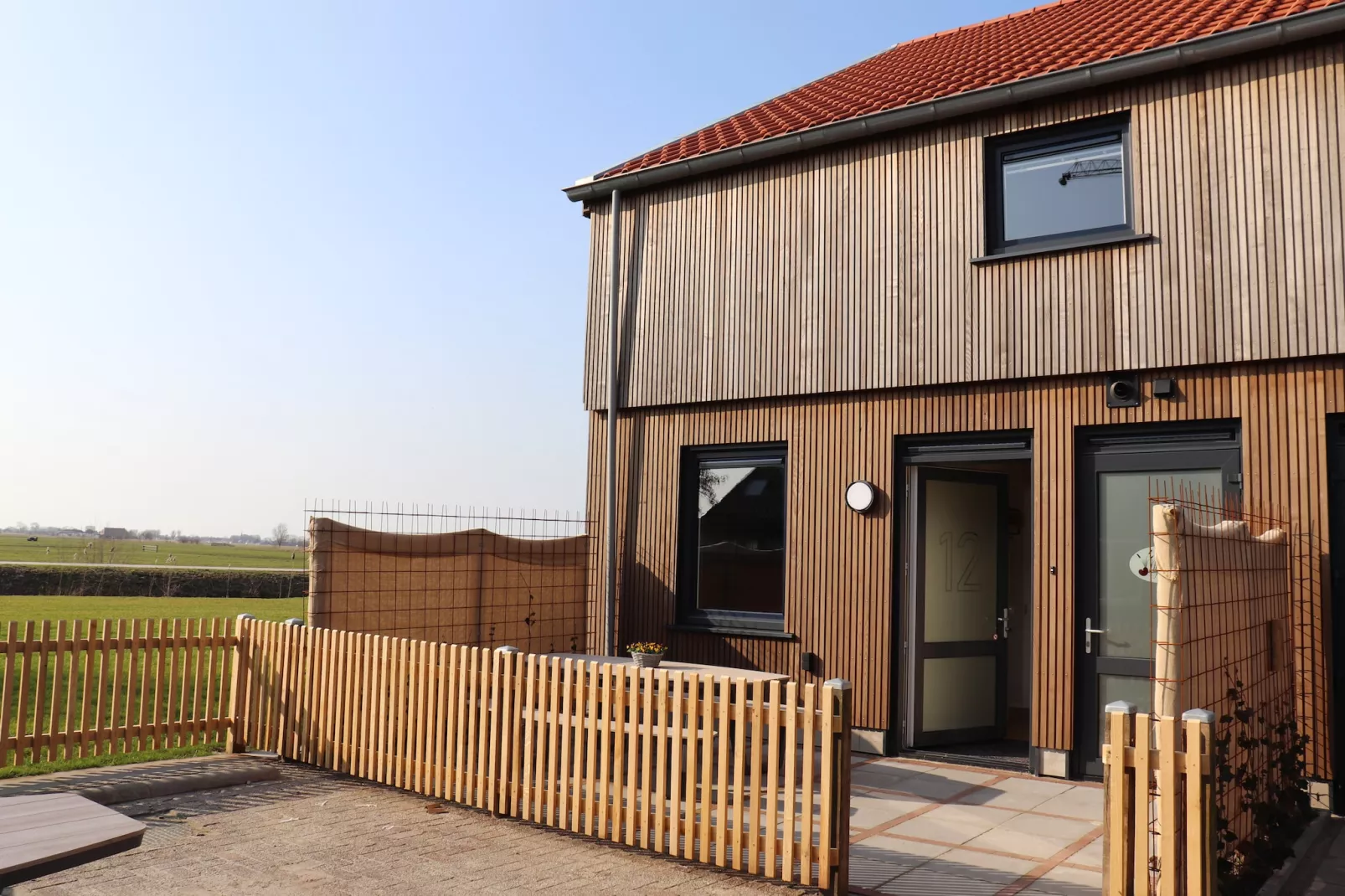 Moderne villa op het Friese platteland