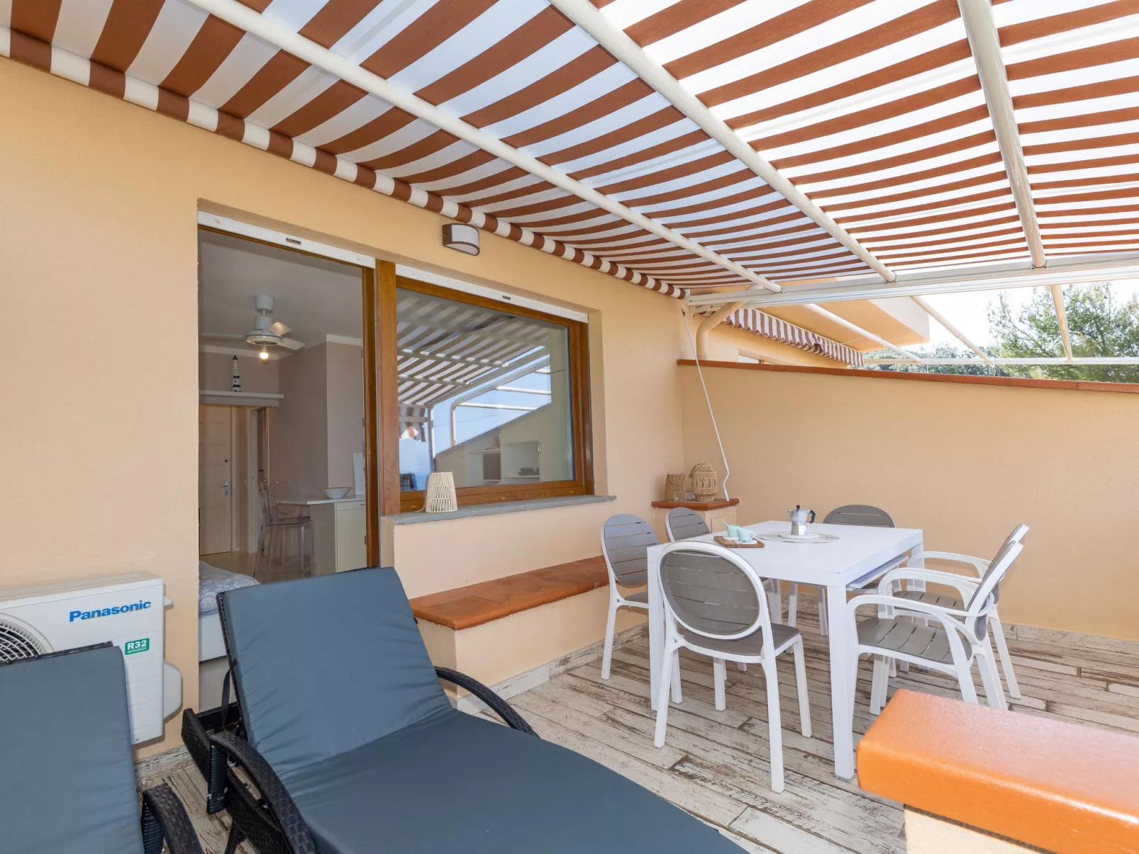 Rosa di sera - Buiten