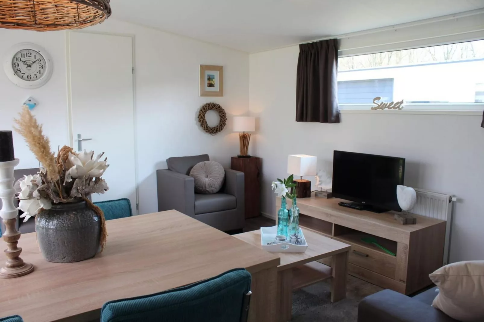Beemsterdijk  4 personen - Eetkamer