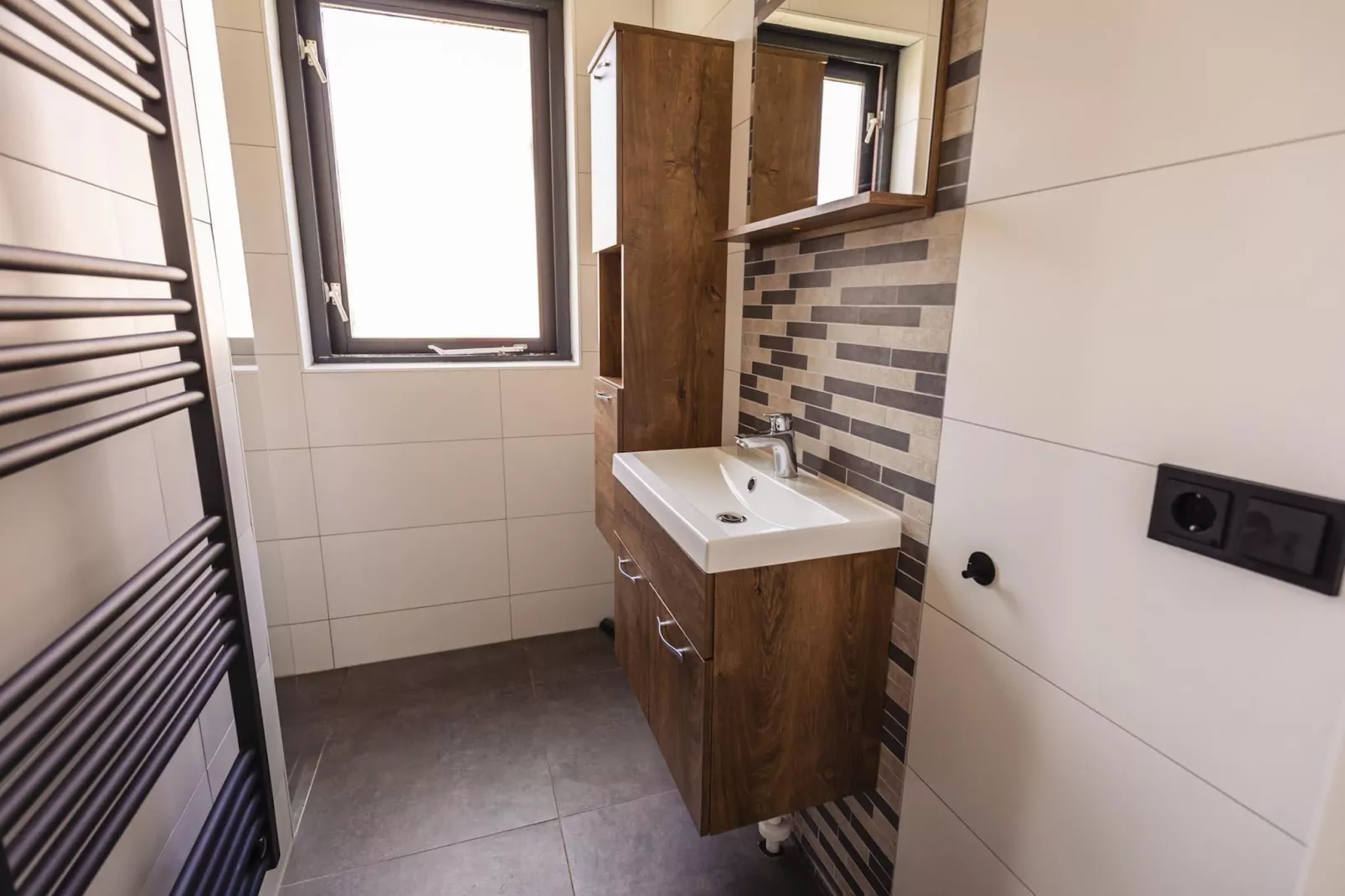 Vakantiepark 't Broeckhuys 7 - Badkamer