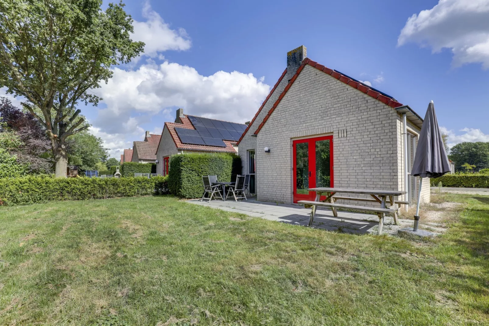 6 - Persons De Zingende Wilg (copy) (copy) (copy) - Buitenkant zomer