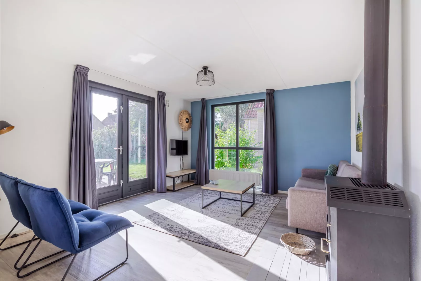 7 - Persoons Forest 217 Sauna Bungalow (copy) (copy) (copy) - Woonkamer