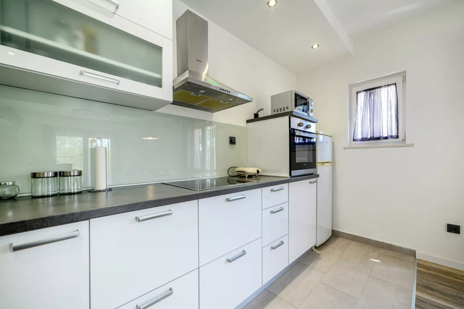 Holiday Home Rokoko - Two Bedroom Holiday Home with Swimming Pool - Keuken