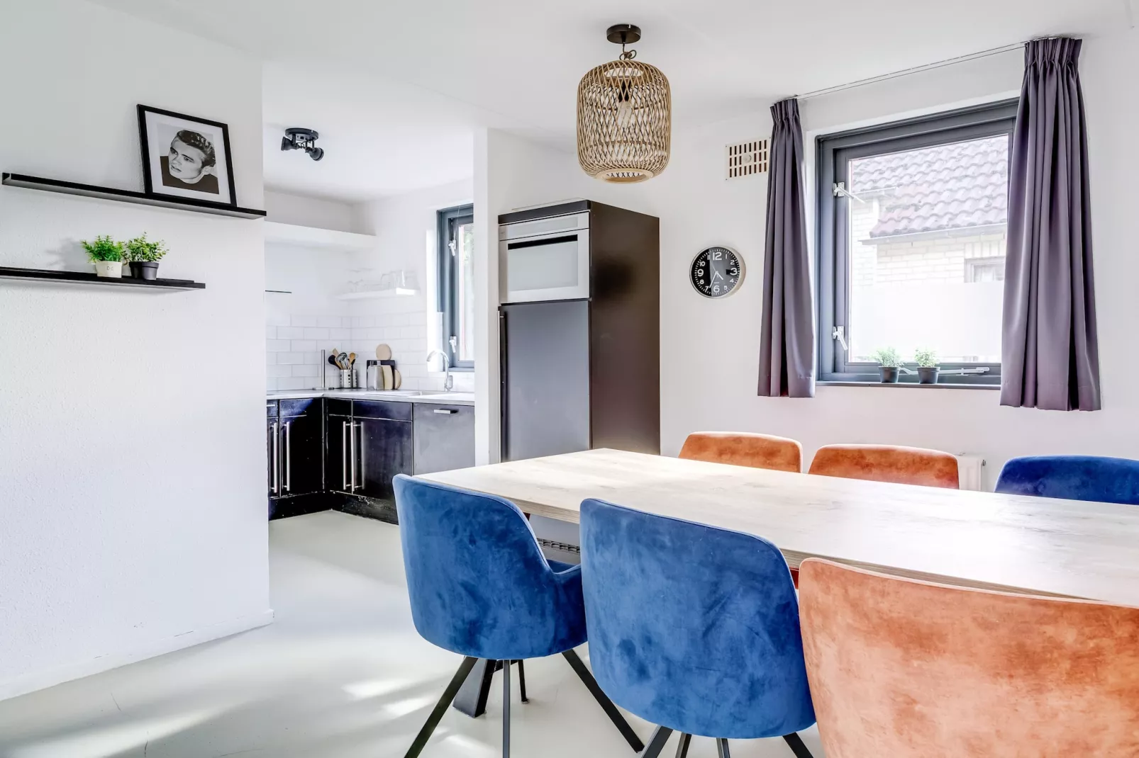 6 - Persons De Zingende Wilg (copy) (copy) (copy) - Eetkamer