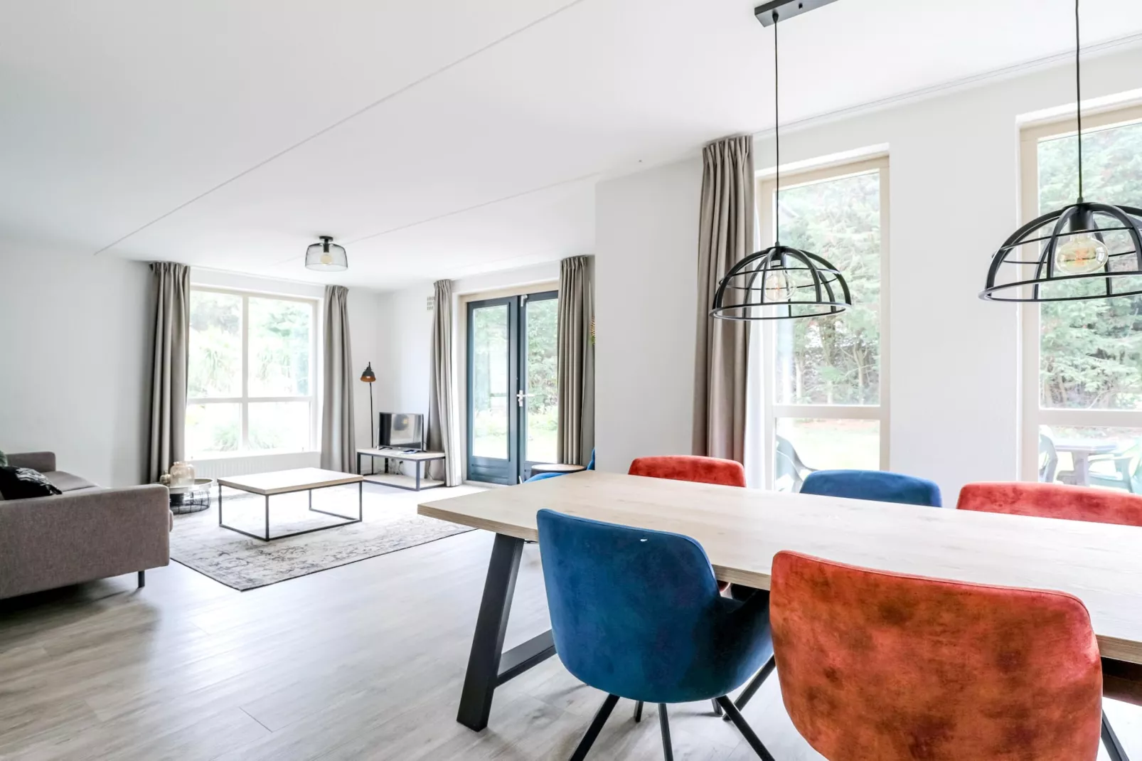 7 - Persoons Forest 217 Sauna Bungalow (copy) (copy) (copy) (copy) - Eetkamer