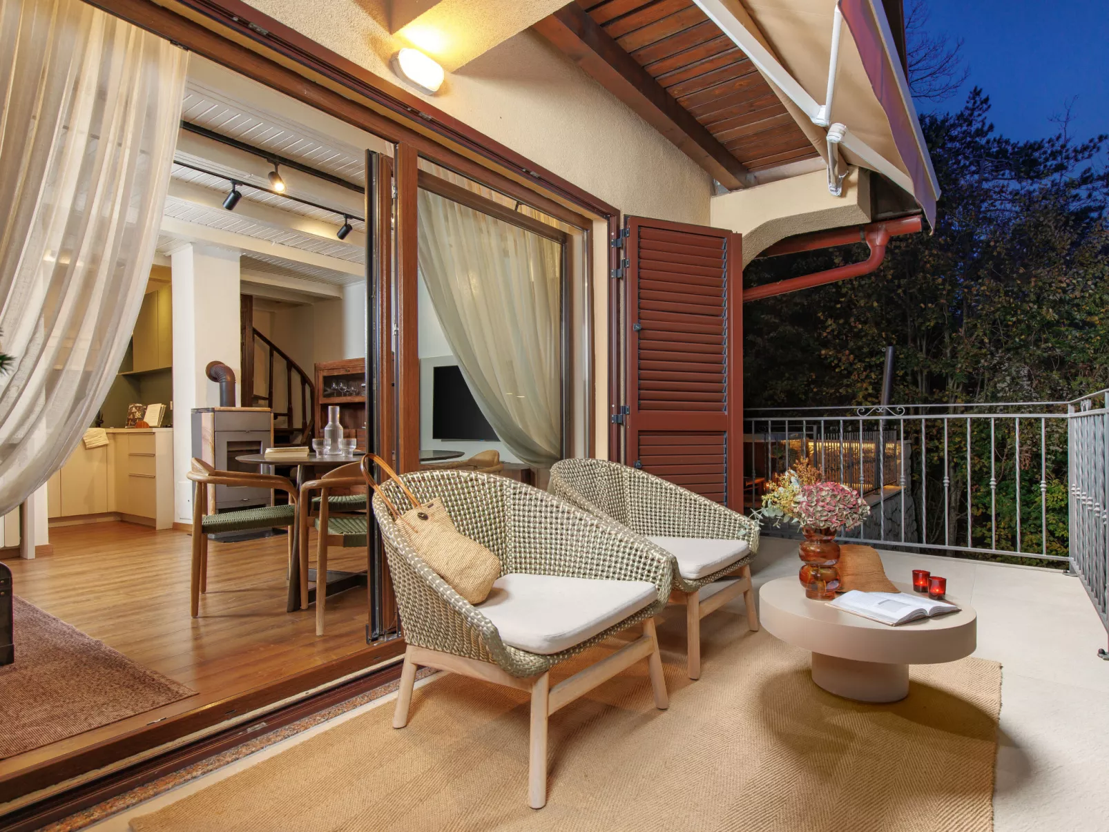 House Hillside Lodge - Buiten