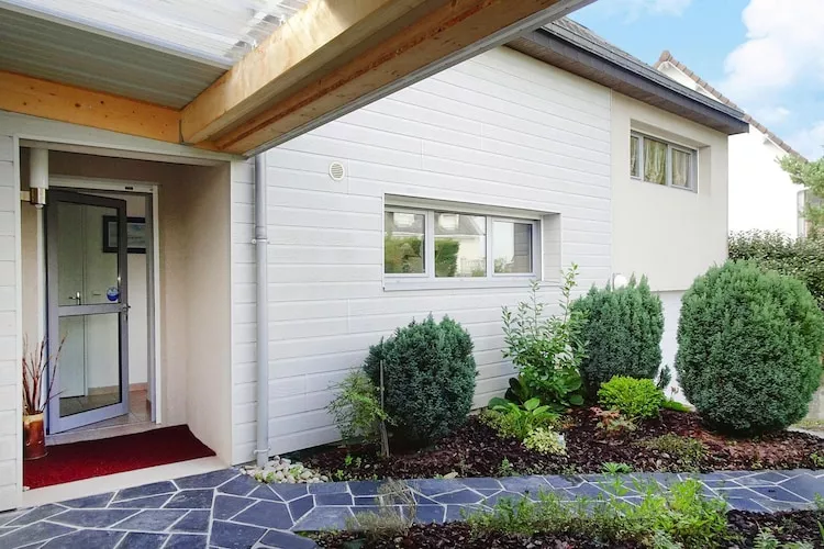Semi-detached house St Martin-de-Bréhal - Buitenkant zomer