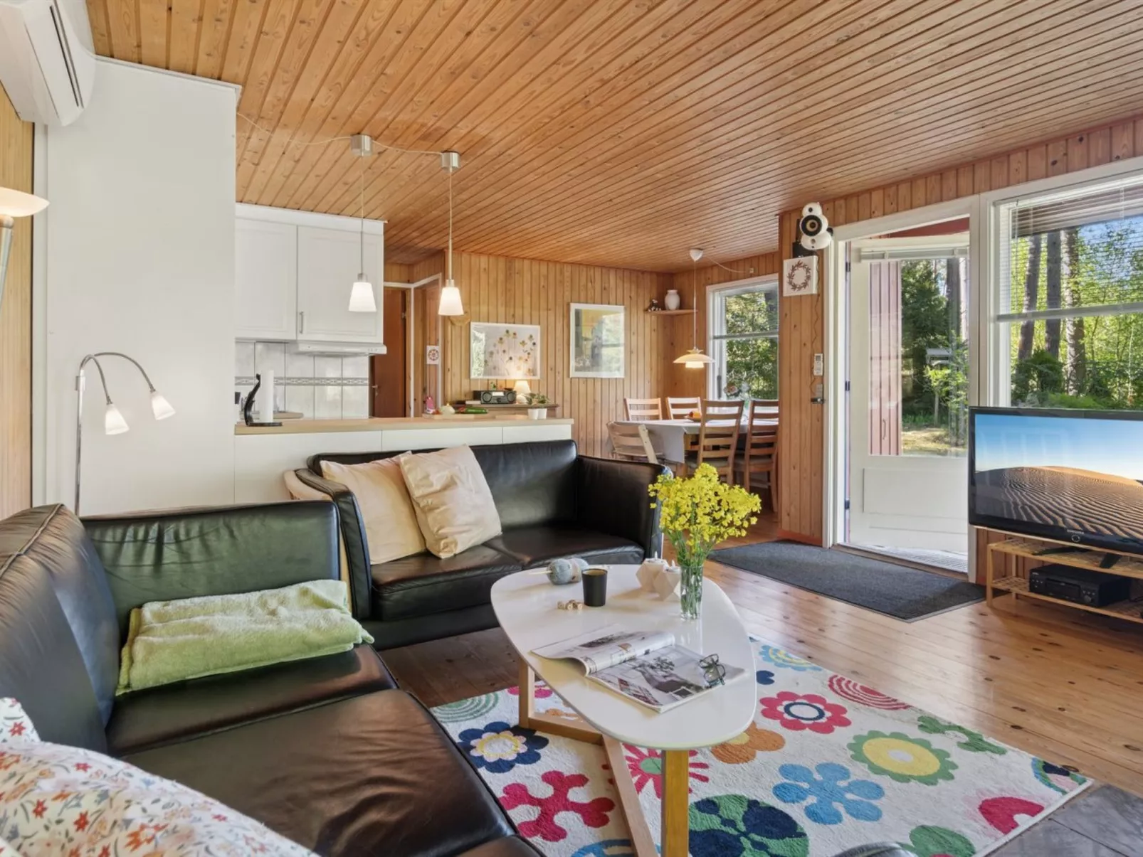 "Sigge" - 5km from the sea - Binnen