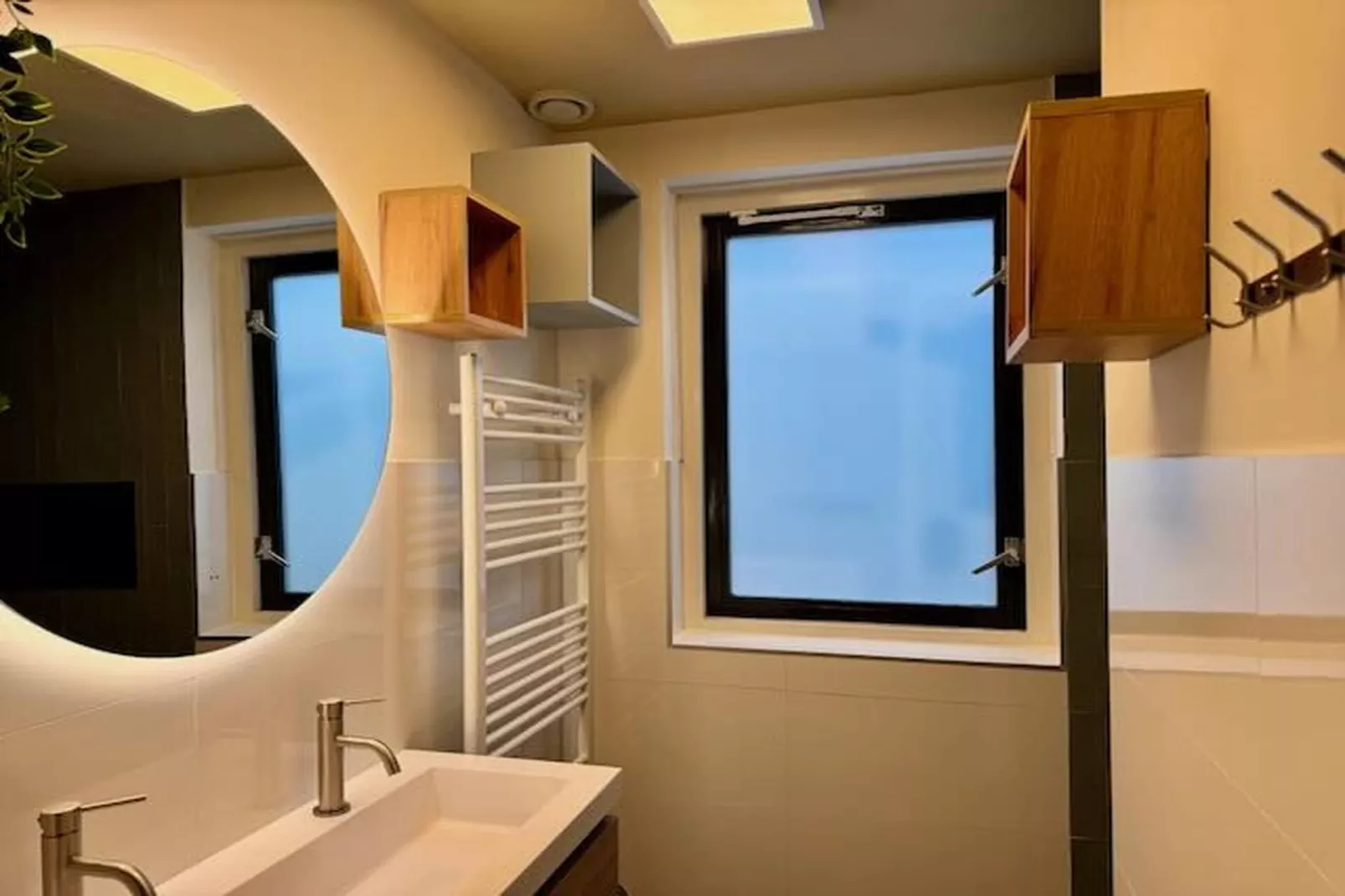 6 - Persons Forest VIP Bungalow (copy) - Badkamer