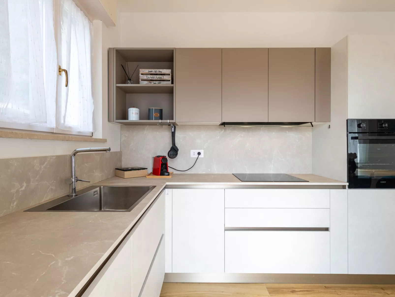 Lago di Luce - Binnen