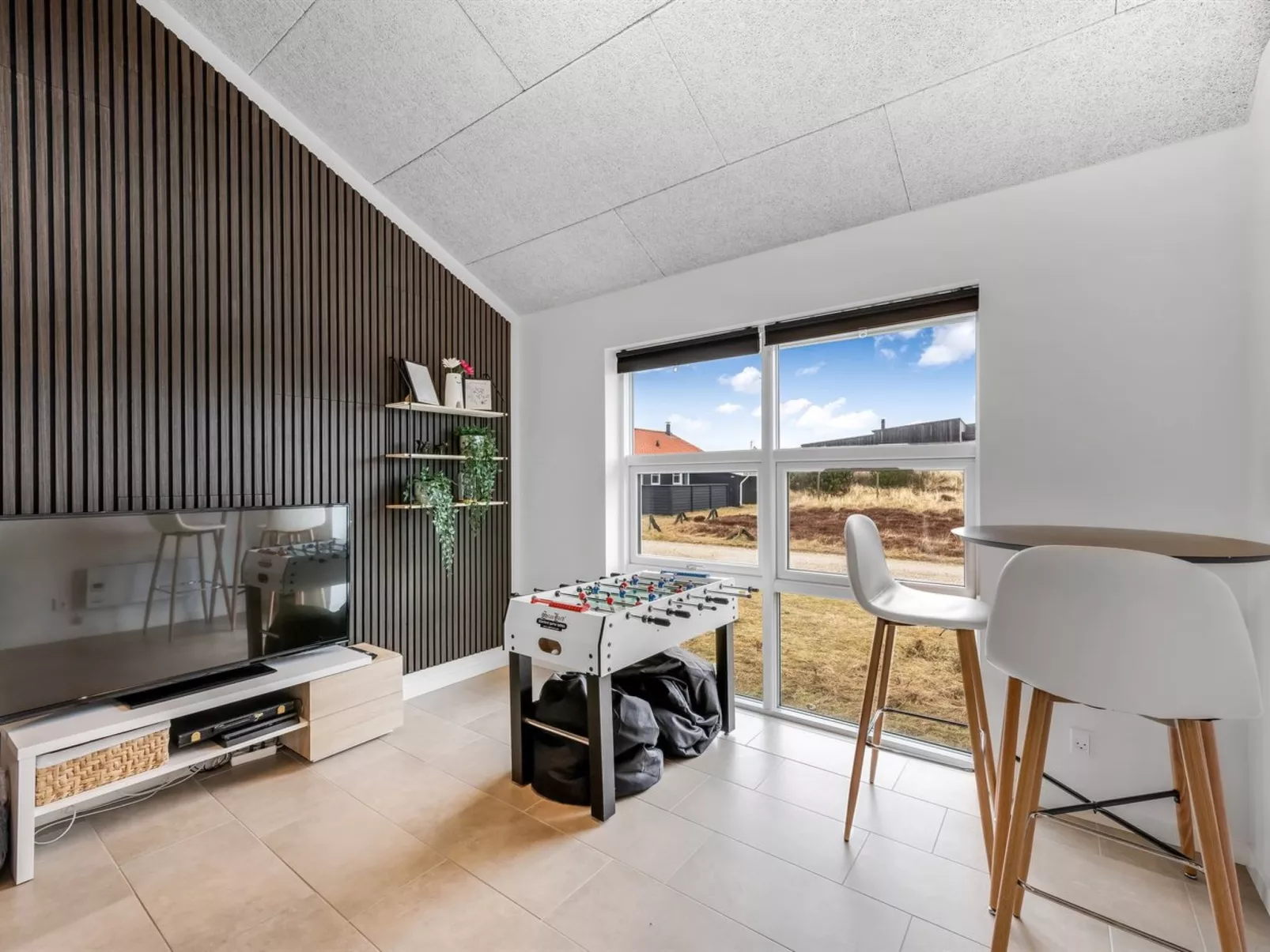 "Niesina" -  from the sea - Binnen